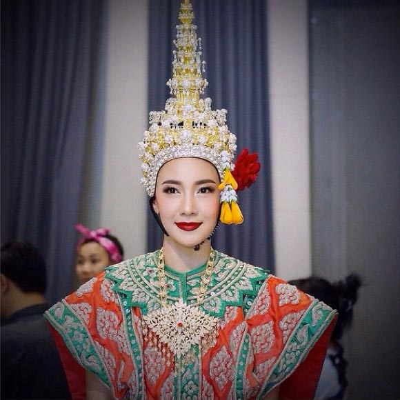 นุ่น วรนุช ชุดไทย