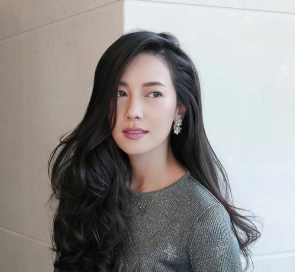 นุ่น วรนุช ชุดไทย