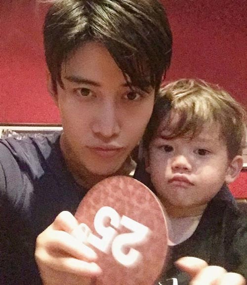 ไมค์ น้องแม็กซ์เวลล์