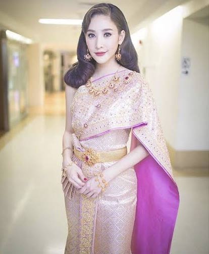 แตงโม ภัทรธิดา เดินแบบชุดไทย
