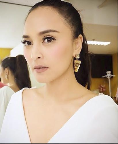 นานา ไรบีนา