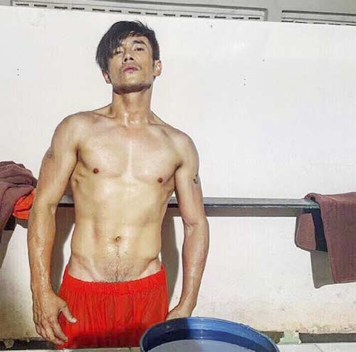 ต๊ะ บอยสเก๊าท์