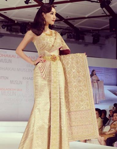 แตงโม ภัทรธิดา เดินแบบชุดไทย