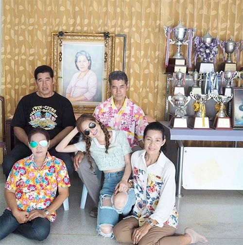 ขวัญ อุษามณี 