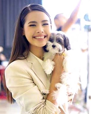 ญาญ่า อุรัสยา