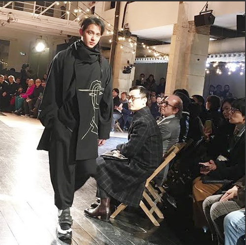 เจมส์ จิรายุ เดินแบบงาน Paris Men Fashion week 2016,