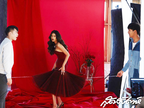 แนท อนิพรณ์ ขึ้นปกสุดสัปดาห์