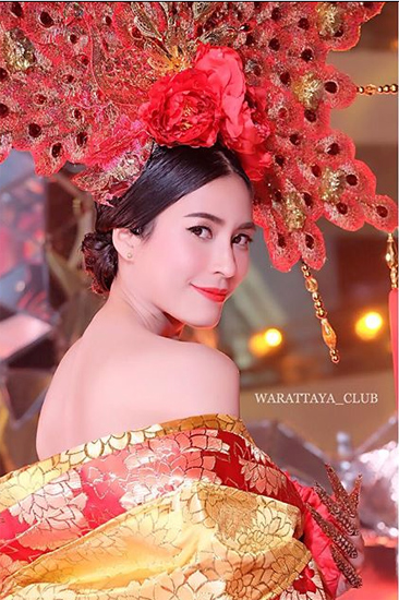 จุ๋ย วรัทยา