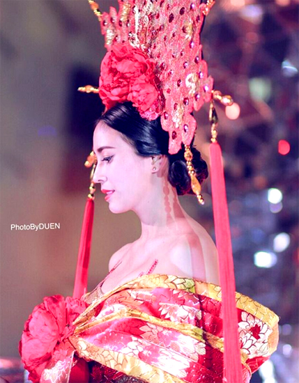 จุ๋ย วรัทยา