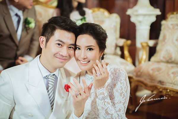 พอลลี่ พรพรรณ หมั้น