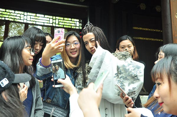 ไมค์ พิรัชต์ เล่นละครจีน