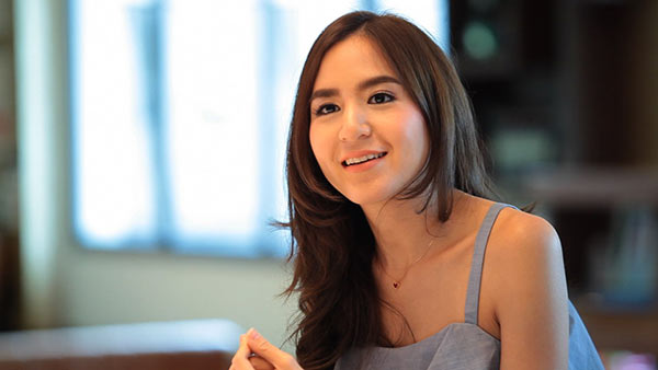 พลอย ชิดจันทร์