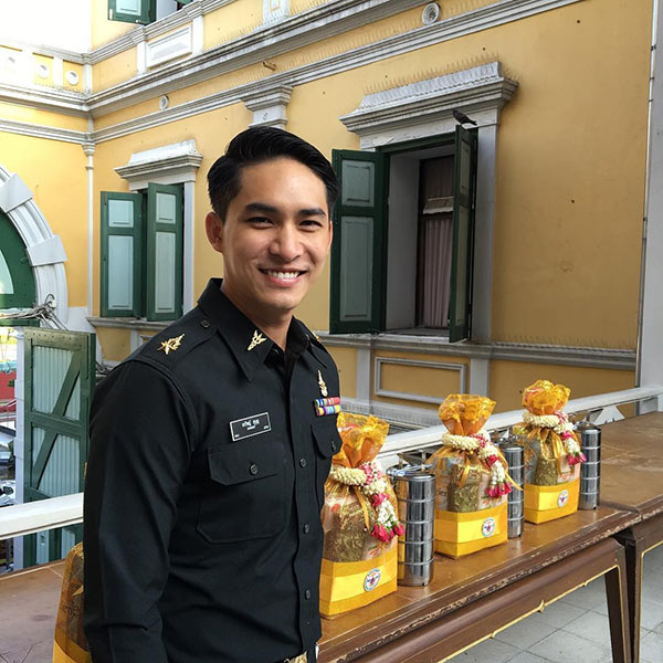 หมอก้อง สรวิชญ์