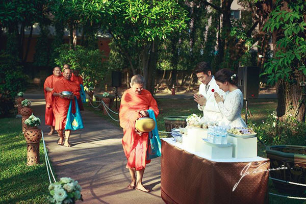 พอลลี่ พรพรรณ หมั้น