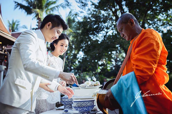 พอลลี่ พรพรรณ หมั้น