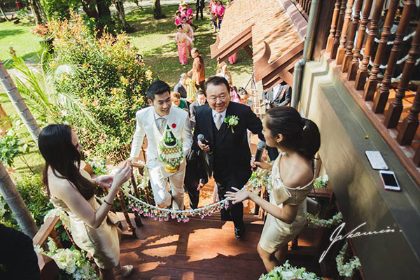 พอลลี่ พรพรรณ หมั้น