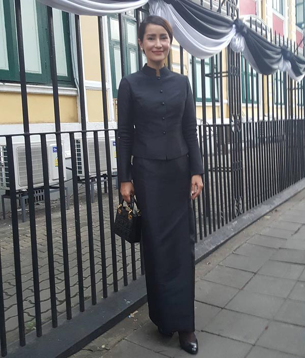 แอน ทองประสม