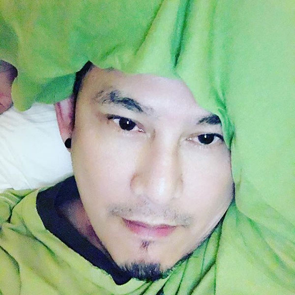 พชร์ อานนท์