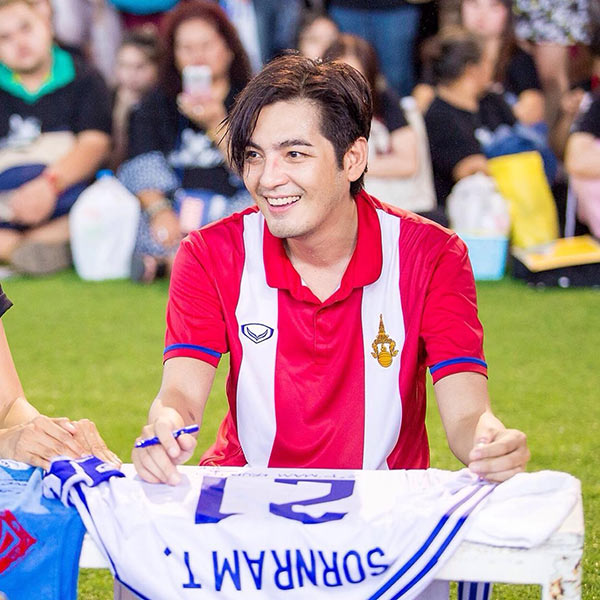 หนุ่ม ศรราม