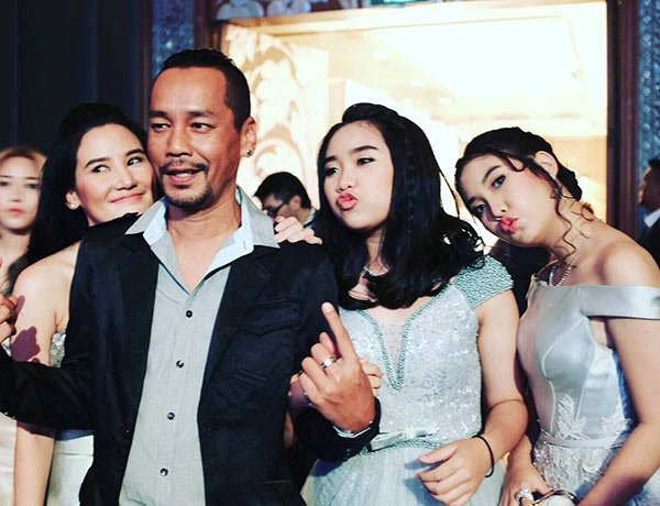 เอ็ม บุษราคัม แต่งงาน