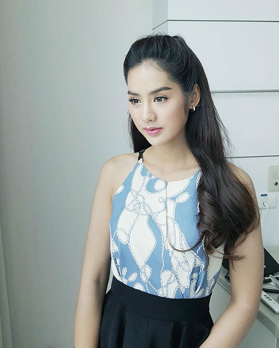 มะนาว ศรศิลป์