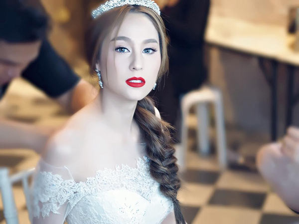 ขวัญ อุษามณี