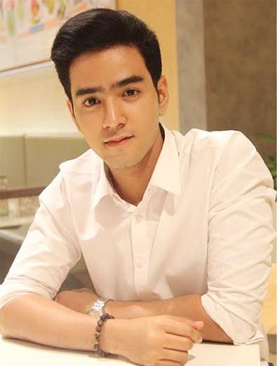 โตส อัครัช