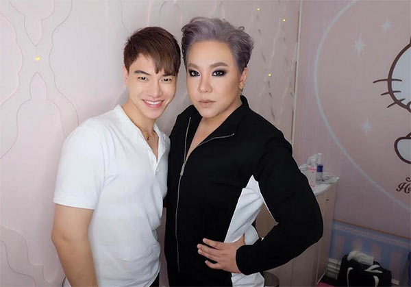 ดีเจบุ๊คโกะ