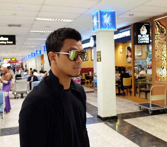 หนุ่ม กะลา 