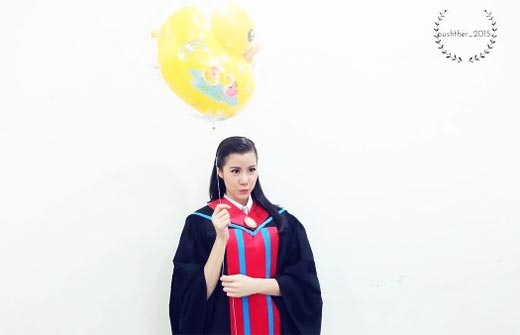 เอสเธอร์ สุปรีย์ลีลา รับปริญญา 