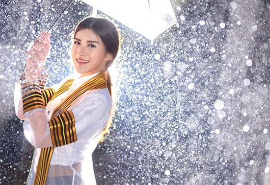 ทรงผมรับปริญญาดารา