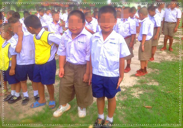 ชุดนักเรียนใหม่ ซื้อเผื่อโตใช่ไหมเนี่ย