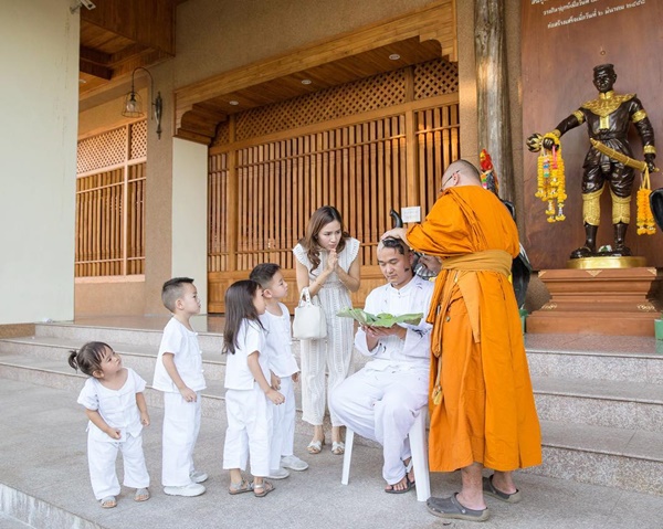  เคน ฮุง สามีชาวฮ่องกงของ พลอย ชิดจันทร์ บวช