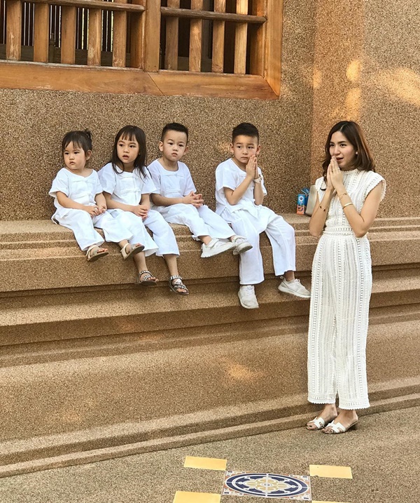  เคน ฮุง สามีชาวฮ่องกงของ พลอย ชิดจันทร์ บวช