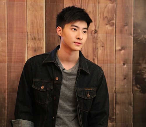 บลู พงศ์ทิวัตถ์ 