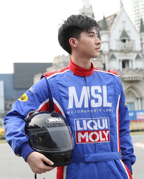 บลู พงศ์ทิวัตถ์ 