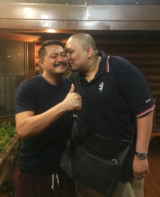 ไผ่ วันพ้อยท์ ,ดิว อาริสรา