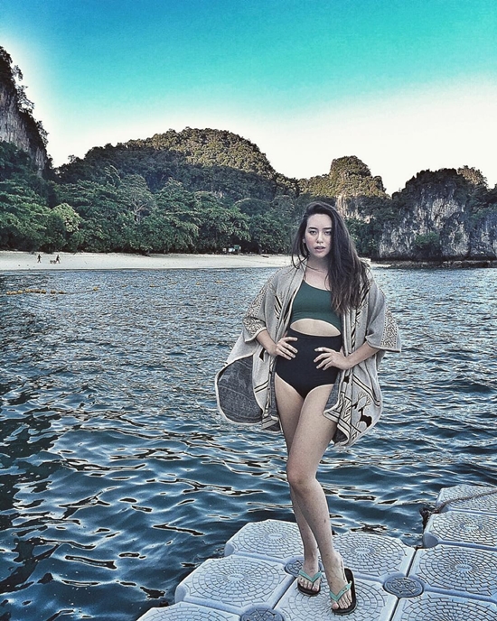 นุช นีรนาท โคทส์