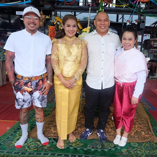 งานบวชลูกชายโหน่ง ชะชะช่า