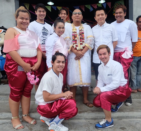 งานบวชลูกชายโหน่ง ชะชะช่า