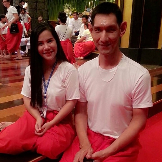 โยกเยก เชิญยิ้ม