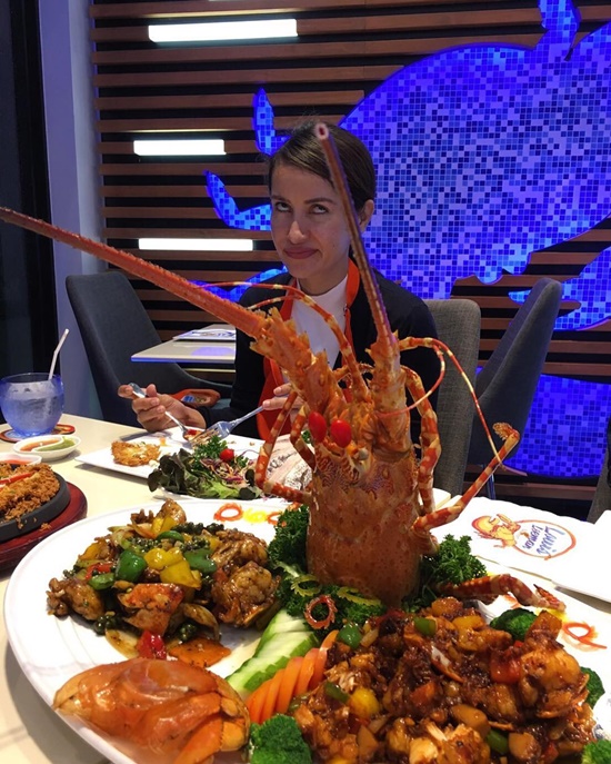 แอน ทองประสม