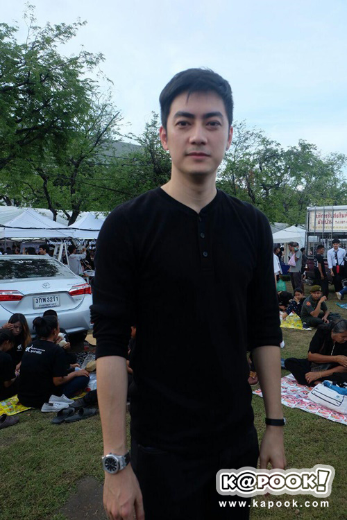 เนย โชติกา ทำขนมเบื้องแจกประชาชน-ดาราจิตอาสา ร่วมทำดีถวายพ่อหลวง ร.9