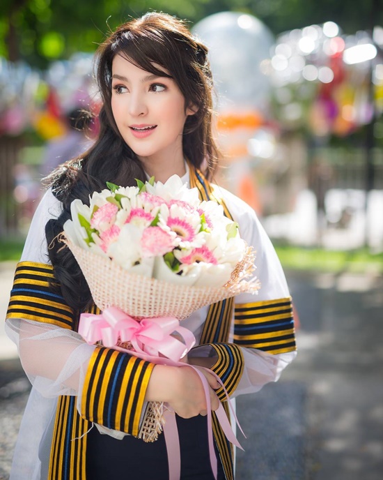 ดารารับปริญญา