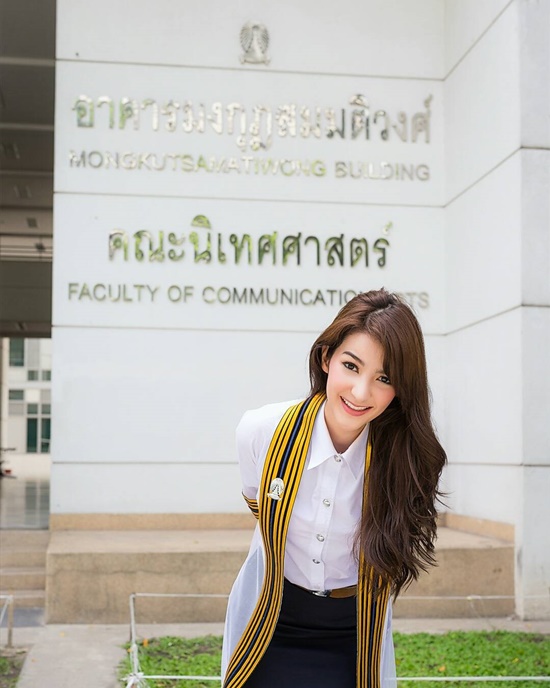 ดารารับปริญญา