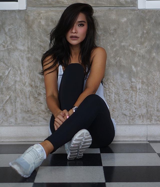 พลอย เฌอมาลย์ 