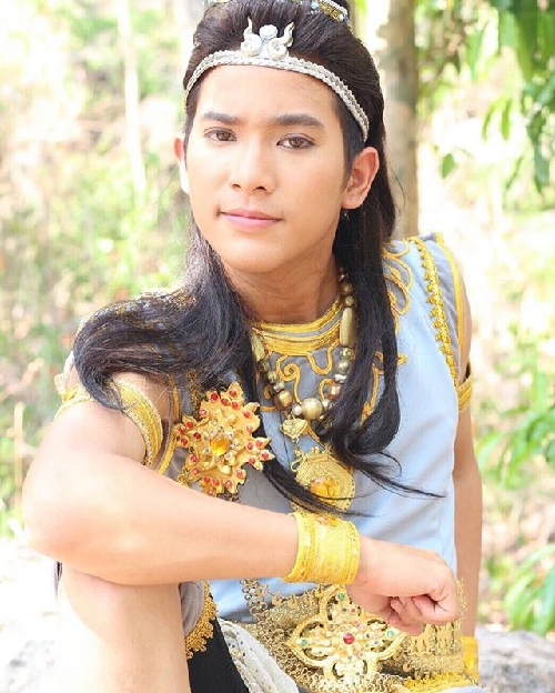 4 ยอดกุมาร ตรี คฑา จักร สังข์