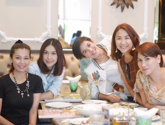 ดาราสาวยุค 90 รวมตัวย้อนอดีต