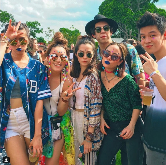  วี วิโอเล็ต นท เดอะสตาร์ พีช พชร