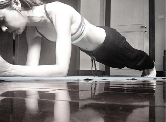 เอมี่ กลิ่นประทุม